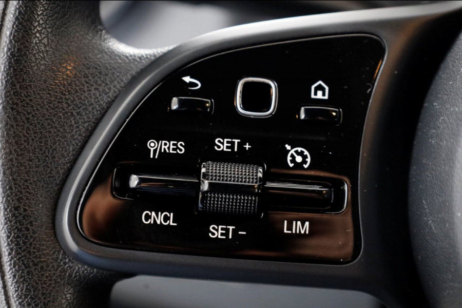 Mercedes-Benz Sprinter 315 CDI 150pk L2H2 LED/Navi/Camera 03-2022