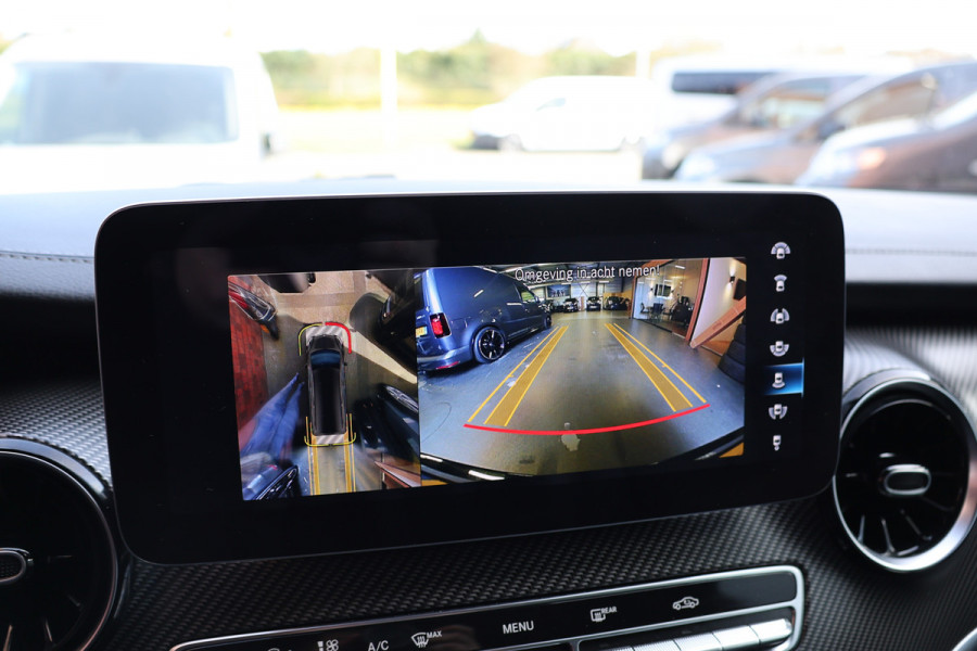 Mercedes-Benz V-Klasse 220d Lang DC | AMG | 360 Camera | CarPlay | Bi-Xenon | Lederen bekleding | Facelift model | Navigatie | 19'' AMG Velgen | Stoelverwarming | Kenwood Sound | DAB | Elek achterklep | Carbon afwerking | Sportonderstel | Dubbel cabine | Dealer onderhouden