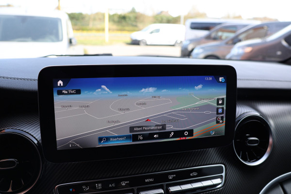 Mercedes-Benz V-Klasse 220d Lang DC | AMG | 360 Camera | CarPlay | Bi-Xenon | Lederen bekleding | Facelift model | Navigatie | 19'' AMG Velgen | Stoelverwarming | Kenwood Sound | DAB | Elek achterklep | Carbon afwerking | Sportonderstel | Dubbel cabine | Dealer onderhouden