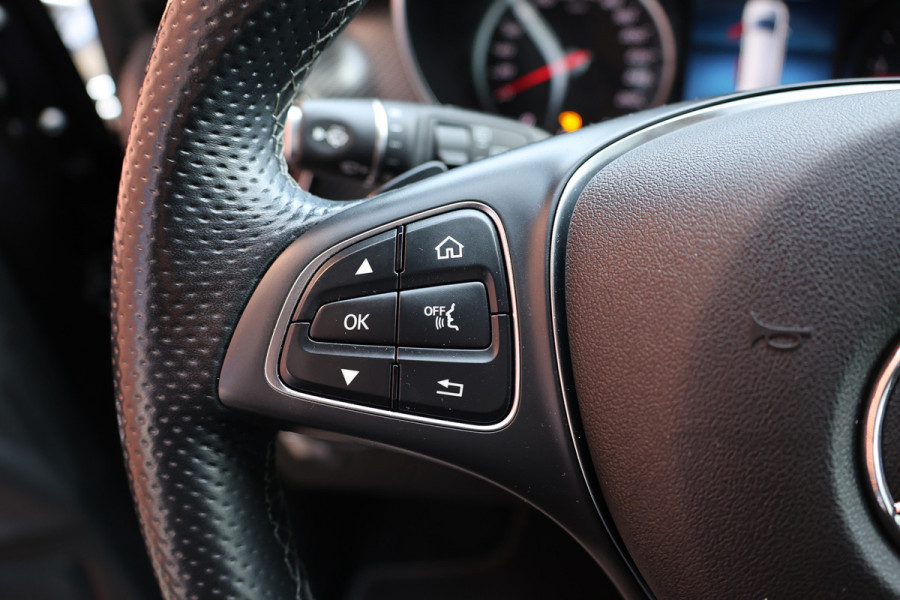 Mercedes-Benz V-Klasse 220d Lang DC | AMG | 360 Camera | CarPlay | Bi-Xenon | Lederen bekleding | Facelift model | Navigatie | 19'' AMG Velgen | Stoelverwarming | Kenwood Sound | DAB | Elek achterklep | Carbon afwerking | Sportonderstel | Dubbel cabine | Dealer onderhouden