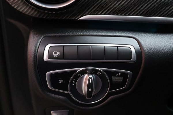 Mercedes-Benz V-Klasse 220d Lang DC | AMG | 360 Camera | CarPlay | Bi-Xenon | Lederen bekleding | Facelift model | Navigatie | 19'' AMG Velgen | Stoelverwarming | Kenwood Sound | DAB | Elek achterklep | Carbon afwerking | Sportonderstel | Dubbel cabine | Dealer onderhouden