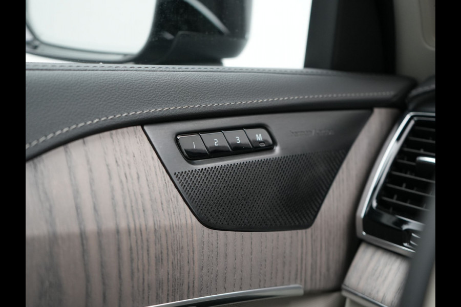 Volvo XC90 T8 Recharge AWD Plus Dark LONG RANGE 7 Persoons PHEV 455pk Dealer O.H. | Trekhaak Af Fabriek | Adaptive Cruise | Camera | Harman / Kardon | Lederen Sportstoelen Memory & Verwarmd | Google Assistent | Keyless | Blis | Stuur Verwarmd | Apple Carplay | Plug In Hybrid