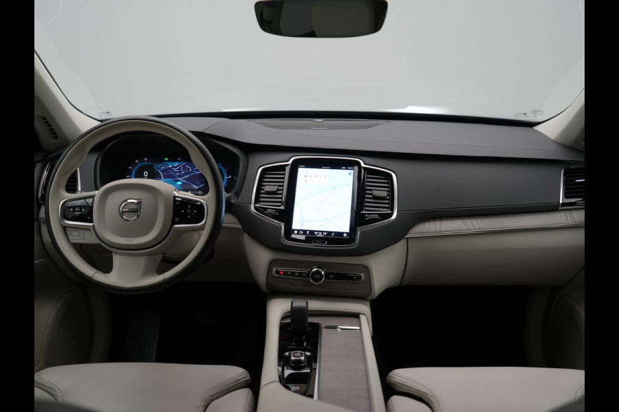 Volvo XC90 T8 Recharge AWD Plus Dark LONG RANGE 7 Persoons PHEV 455pk Dealer O.H. | Trekhaak Af Fabriek | Adaptive Cruise | Camera | Harman / Kardon | Lederen Sportstoelen Memory & Verwarmd | Google Assistent | Keyless | Blis | Stuur Verwarmd | Apple Carplay | Plug In Hybrid
