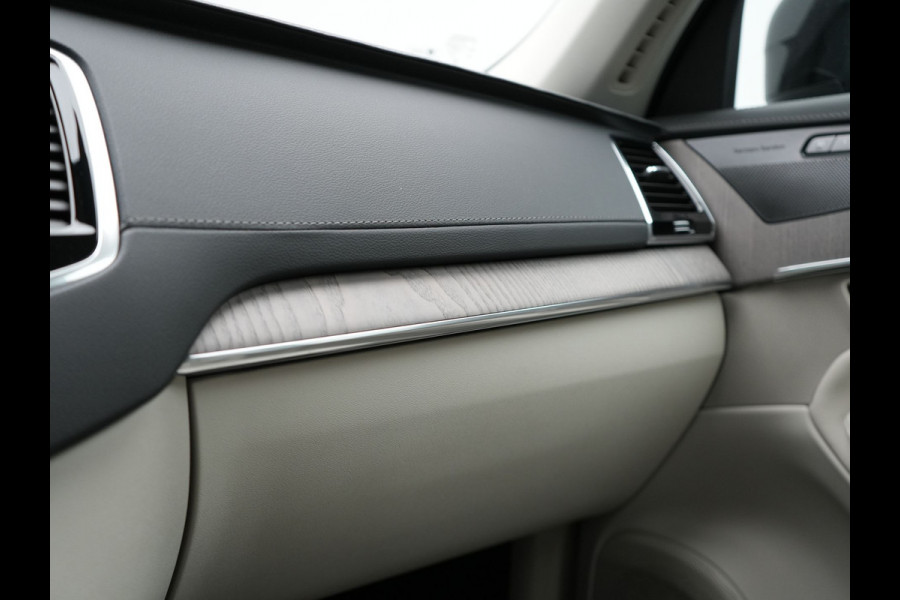 Volvo XC90 T8 Recharge AWD Plus Dark LONG RANGE 7 Persoons PHEV 455pk Dealer O.H. | Trekhaak Af Fabriek | Adaptive Cruise | Camera | Harman / Kardon | Lederen Sportstoelen Memory & Verwarmd | Google Assistent | Keyless | Blis | Stuur Verwarmd | Apple Carplay | Plug In Hybrid