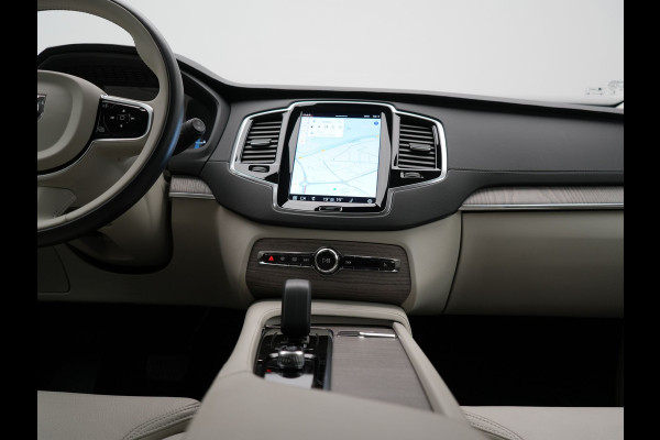 Volvo XC90 T8 Recharge AWD Plus Dark LONG RANGE 7 Persoons PHEV 455pk Dealer O.H. | Trekhaak Af Fabriek | Adaptive Cruise | Camera | Harman / Kardon | Lederen Sportstoelen Memory & Verwarmd | Google Assistent | Keyless | Blis | Stuur Verwarmd | Apple Carplay | Plug In Hybrid