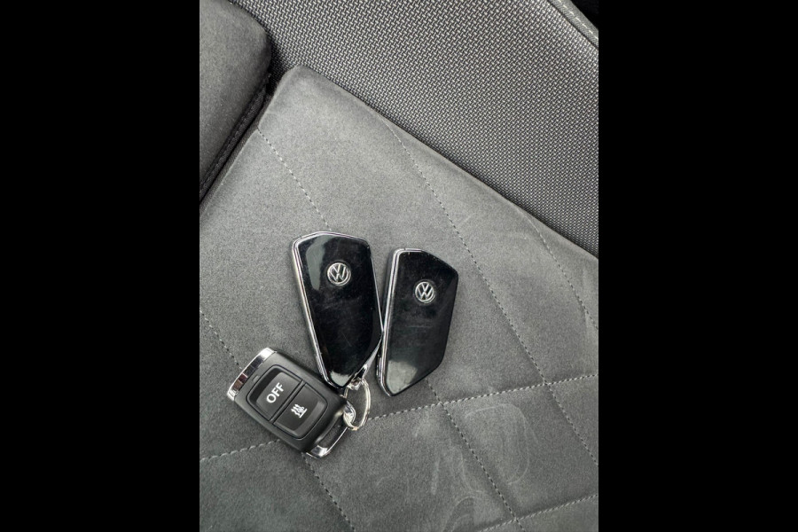 Volkswagen Golf 2.0 TDI | PANO | LED | CAMERA | MEMORY SEATS | CARPLAY | IQ DRIVE