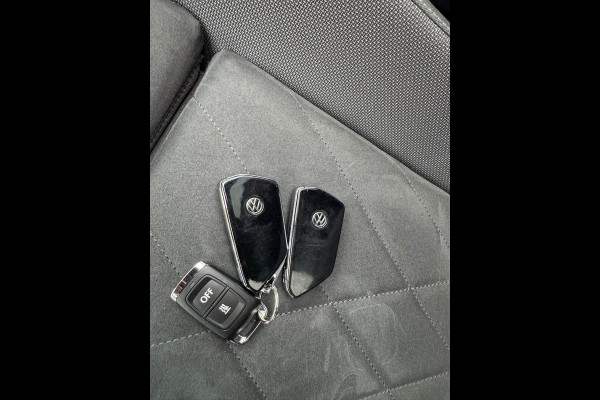Volkswagen Golf 2.0 TDI | PANO | LED | CAMERA | MEMORY SEATS | CARPLAY | IQ DRIVE