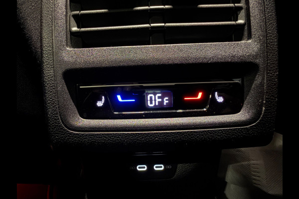 Volkswagen Golf 2.0 TDI | PANO | LED | CAMERA | MEMORY SEATS | CARPLAY | IQ DRIVE