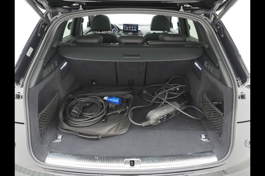 Audi Q5 55 TFSI e quattro Competition S-Line | Panoramadak | Luchtvering | Camera | Virtual | Keyless | DAB | Carplay