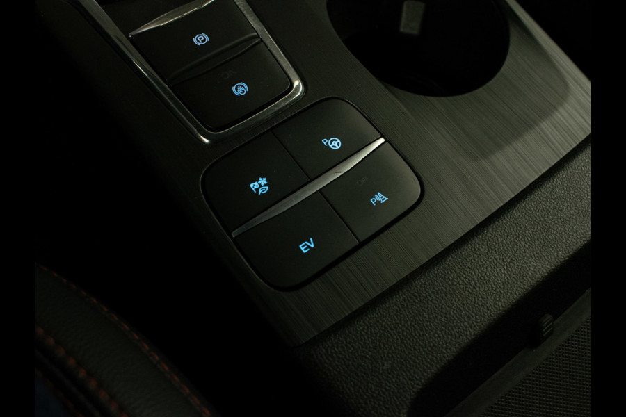 Ford Kuga 2.5 PHEV ST-Line X Sport (APPLE CARPLAY,NAVI,CAMERA V/A,PDC,STOEL/STUUR VERWARMING,GETINT,LED,SPORTSTOELEN,LM VELGEN)