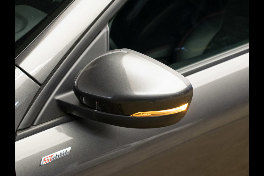 Ford Kuga 2.5 PHEV ST-Line X Sport (APPLE CARPLAY,NAVI,CAMERA V/A,PDC,STOEL/STUUR VERWARMING,GETINT,LED,SPORTSTOELEN,LM VELGEN)