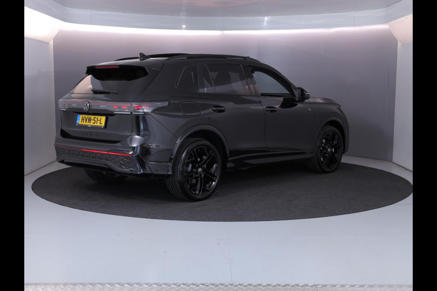 Volkswagen Tiguan 1.5 eHybrid R-Line Edition 204 pk Automaat (DSG) | Verlengde garantie | Navigatie | Panoramadak | Trekhaak (wegklapbaar) | Parkeersensoren (Park assist) | Rondomzicht camera | Stoelverwarming v/a | R-Line |