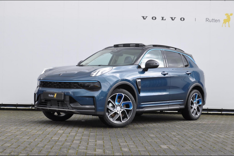 Lynk & Co 01 262PK Automaat / 360 Camera / Adaptieve cruise control / Elektrische stoelen / BLIS / Stoelverwarming / Elektrische achterklep / Climate control / Parkeersensoren met camera / Regensensor / Keyless entry /