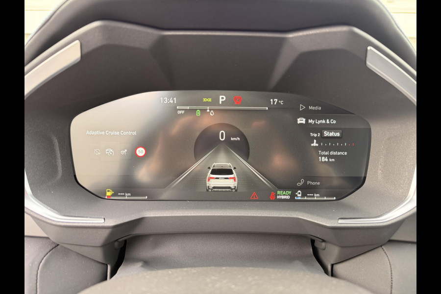 Lynk & Co 01 262PK Automaat / 360 Camera / Adaptieve cruise control / Elektrische stoelen / BLIS / Stoelverwarming / Elektrische achterklep / Climate control / Parkeersensoren met camera / Regensensor / Keyless entry /