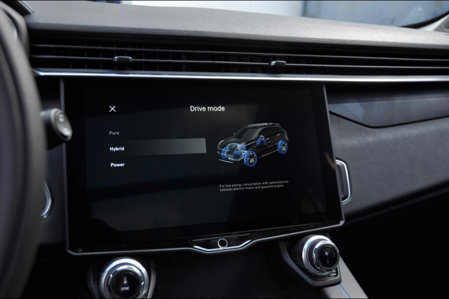 Lynk & Co 01 262PK Automaat / 360 Camera / Adaptieve cruise control / Elektrische stoelen / BLIS / Stoelverwarming / Elektrische achterklep / Climate control / Parkeersensoren met camera / Regensensor / Keyless entry /