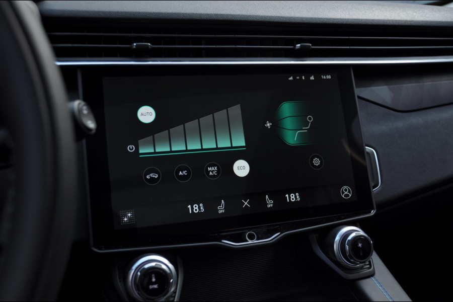 Lynk & Co 01 262PK Automaat / 360 Camera / Adaptieve cruise control / Elektrische stoelen / BLIS / Stoelverwarming / Elektrische achterklep / Climate control / Parkeersensoren met camera / Regensensor / Keyless entry /