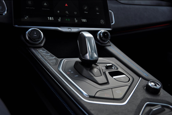 Lynk & Co 01 262PK Automaat / 360 Camera / Adaptieve cruise control / Elektrische stoelen / BLIS / Stoelverwarming / Elektrische achterklep / Climate control / Parkeersensoren met camera / Regensensor / Keyless entry /