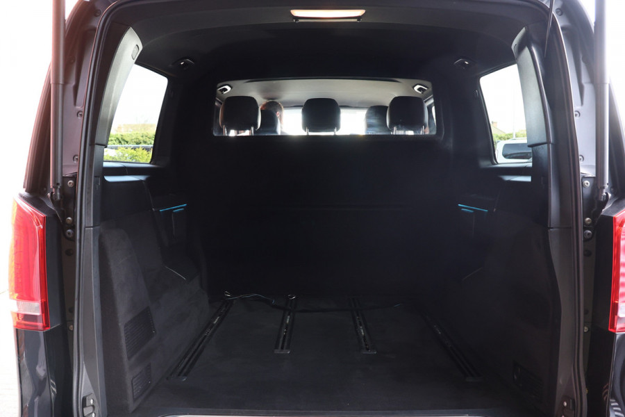 Mercedes-Benz V-Klasse 220d Lang DC | AMG | 360 Camera | CarPlay | Bi-Xenon | Lederen bekleding | Facelift model | Navigatie | 19'' AMG Velgen | Stoelverwarming | Kenwood Sound | DAB | Elek achterklep | Carbon afwerking | Sportonderstel | Dubbel cabine | Dealer onderhouden