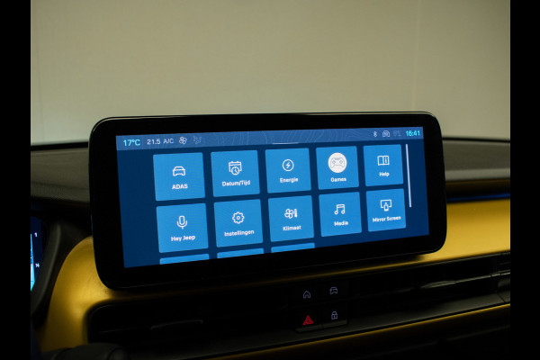 Jeep Avenger Avenger 54 kWh (APPLE CARPLAY,NAVI,CAMERA,PDC,SPORTSTOELEN,ACC,LM VELGEN,NETTESTAAT)