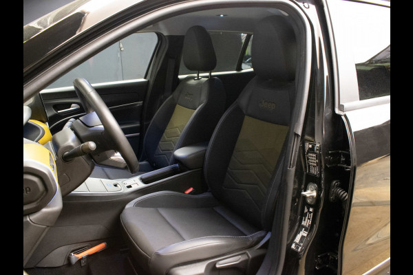 Jeep Avenger Avenger 54 kWh (APPLE CARPLAY,NAVI,CAMERA,PDC,SPORTSTOELEN,ACC,LM VELGEN,NETTESTAAT)