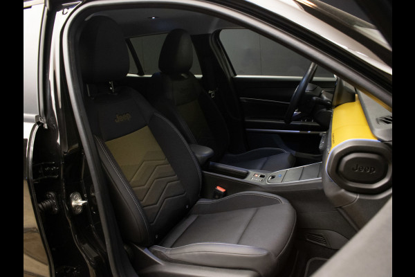 Jeep Avenger Avenger 54 kWh (APPLE CARPLAY,NAVI,CAMERA,PDC,SPORTSTOELEN,ACC,LM VELGEN,NETTESTAAT)