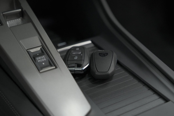 Peugeot 308 SW 1.6 Plug-in Hybrid 180 Allure | 360 Camera | Adaptieve Cruise Control | Navigatie | Apple Carplay