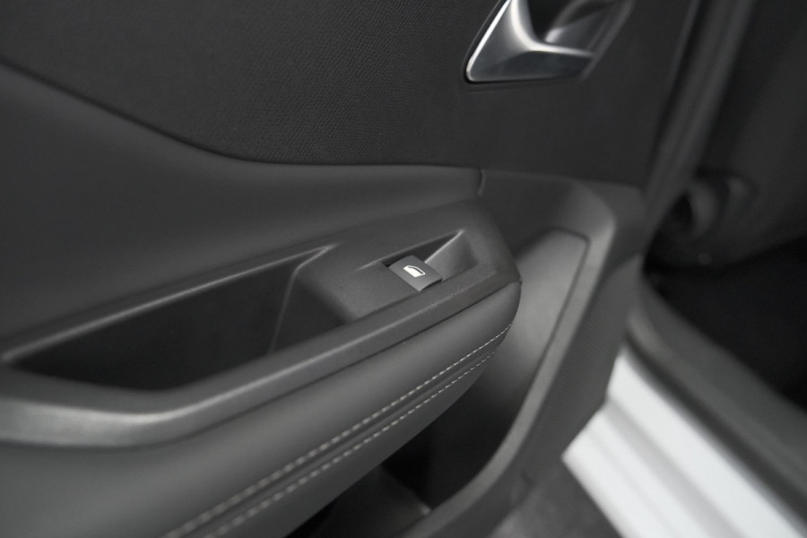 Peugeot 308 SW 1.6 Plug-in Hybrid 180 Allure | 360 Camera | Adaptieve Cruise Control | Navigatie | Apple Carplay