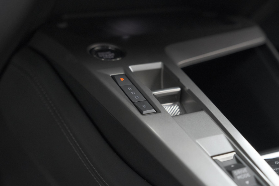 Peugeot 308 SW 1.6 Plug-in Hybrid 180 Allure | 360 Camera | Adaptieve Cruise Control | Navigatie | Apple Carplay