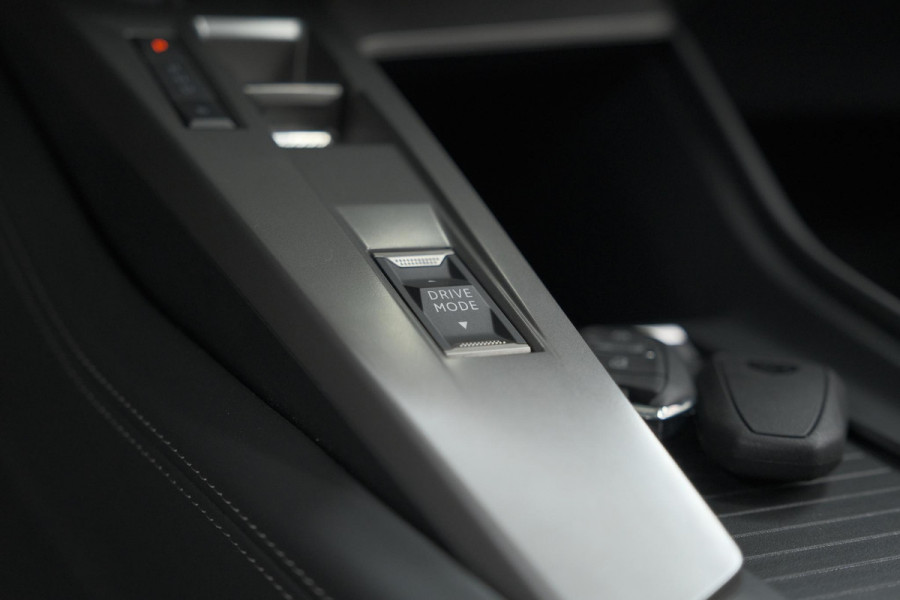 Peugeot 308 SW 1.6 Plug-in Hybrid 180 Allure | 360 Camera | Adaptieve Cruise Control | Navigatie | Apple Carplay