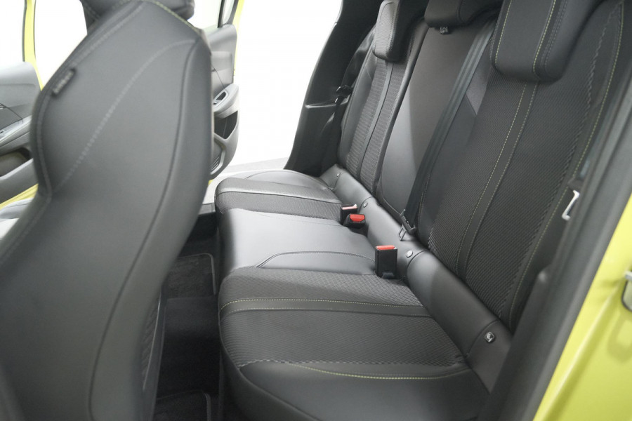 Peugeot 208 Hybrid 136 e-DCS6 GT | Camera | Apple Carplay | Parkeersensoren