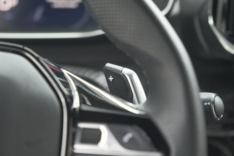 Peugeot 208 Hybrid 136 e-DCS6 GT | Camera | Apple Carplay | Parkeersensoren