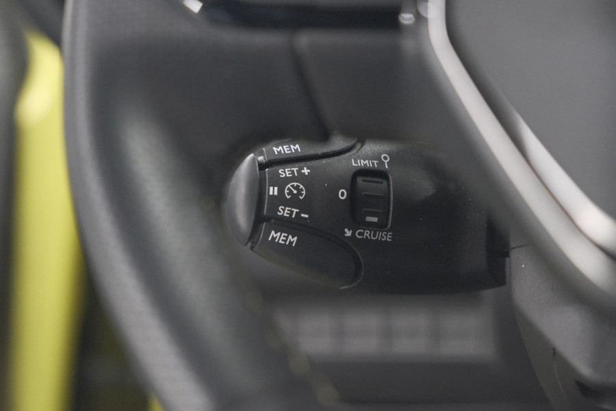 Peugeot 208 Hybrid 136 e-DCS6 GT | Camera | Apple Carplay | Parkeersensoren