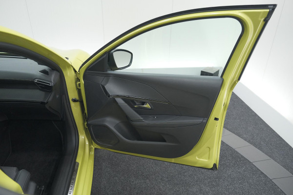 Peugeot 208 Hybrid 136 e-DCS6 GT | Camera | Apple Carplay | Parkeersensoren