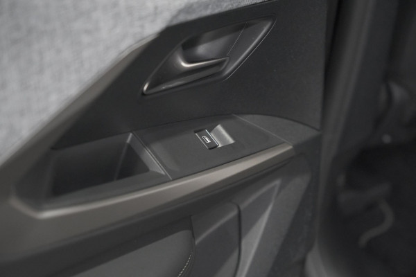 Peugeot 3008 1.2 Hybrid 136 GT | Pack Winter | Camera | Adaptieve Cruise Control | Elektrische Kofferklep