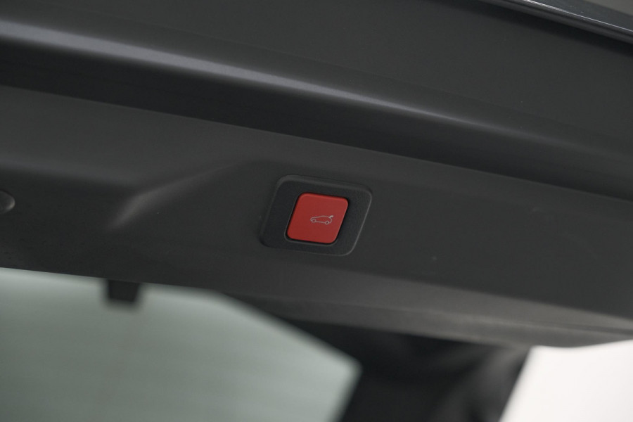 Peugeot 3008 1.2 Hybrid 136 GT | Pack Winter | Camera | Adaptieve Cruise Control | Elektrische Kofferklep