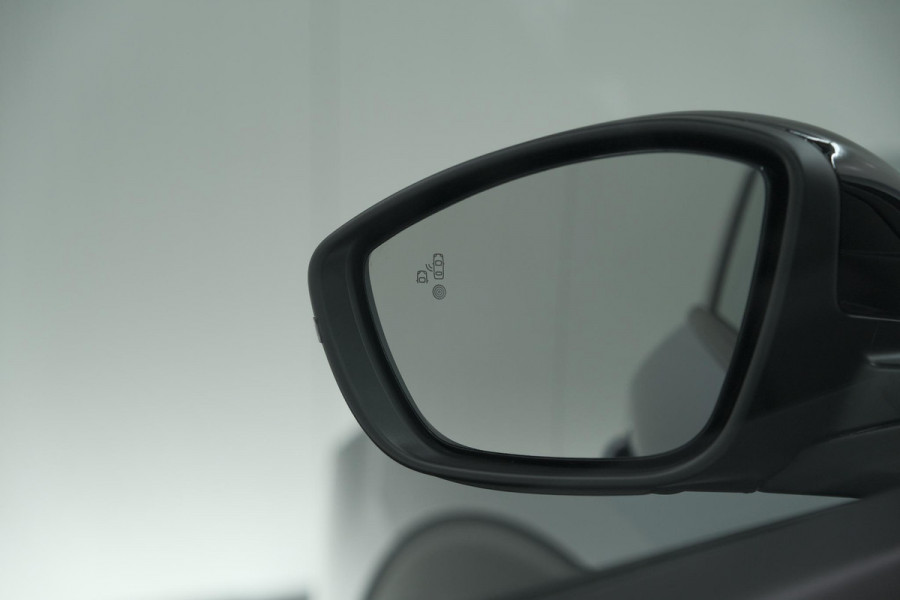 Peugeot 2008 1.2 Hybrid 145 Allure | 360 Camera | Adaptieve Cruise Control | Dodehoekdetectie | Apple Carplay