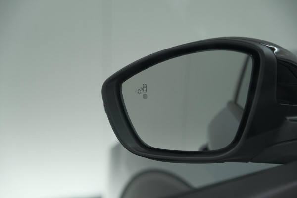 Peugeot 2008 1.2 Hybrid 145 Allure | 360 Camera | Adaptieve Cruise Control | Dodehoekdetectie | Apple Carplay