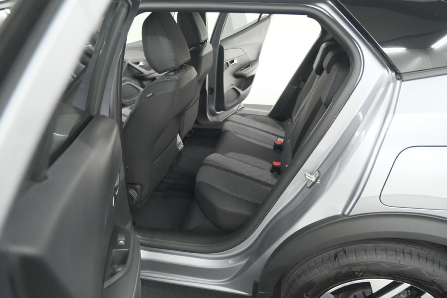 Peugeot 2008 1.2 Hybrid 145 Allure | 360 Camera | Adaptieve Cruise Control | Dodehoekdetectie | Apple Carplay