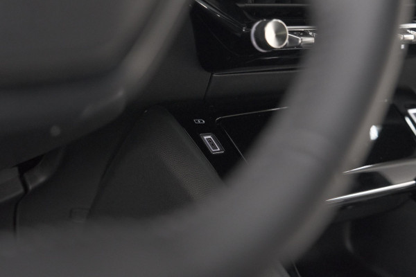 Peugeot 2008 1.2 Hybrid 145 Allure | 360 Camera | Adaptieve Cruise Control | Dodehoekdetectie | Apple Carplay