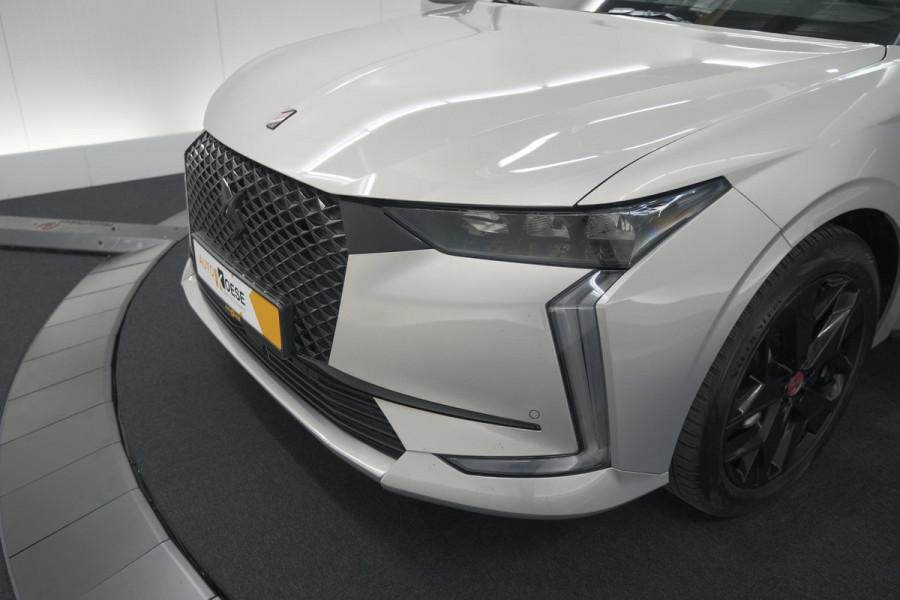 DS DS 4 PureTech 130 EAT8 Performance Line | Camera | Apple Carplay | Alcantara® bekleding | Parkeersensensoren