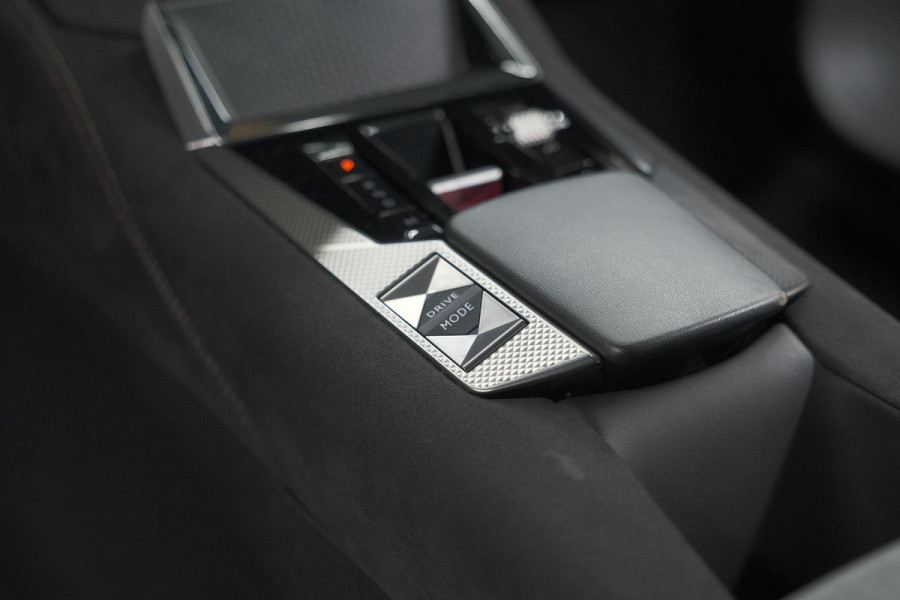 DS DS 4 PureTech 130 EAT8 Performance Line | Camera | Apple Carplay | Alcantara® bekleding | Parkeersensensoren