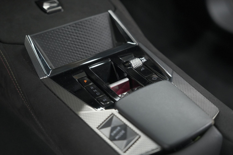 DS DS 4 PureTech 130 EAT8 Performance Line | Camera | Apple Carplay | Alcantara® bekleding | Parkeersensensoren