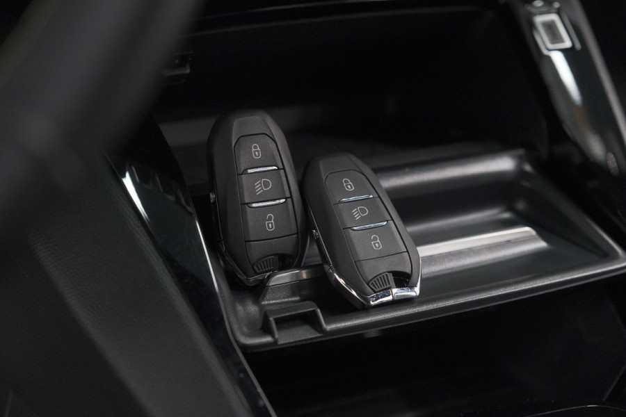 Peugeot 208 Hybrid 136 e-DCS6 GT | Camera | Apple Carplay & Android Auto | Parkeersensoren