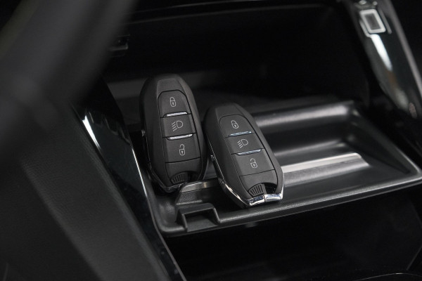 Peugeot 208 Hybrid 136 e-DCS6 GT | Camera | Apple Carplay & Android Auto | Parkeersensoren