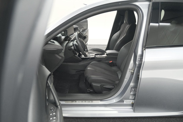 Peugeot 208 Hybrid 136 e-DCS6 GT | Camera | Apple Carplay & Android Auto | Parkeersensoren