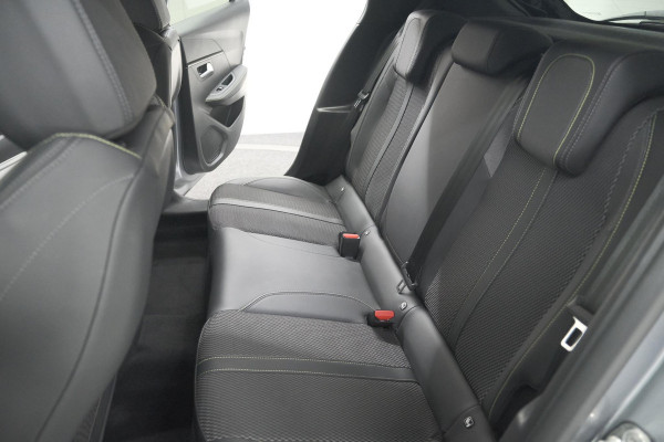 Peugeot 208 Hybrid 136 e-DCS6 GT | Camera | Apple Carplay & Android Auto | Parkeersensoren