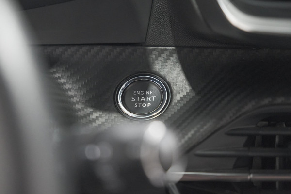 Peugeot 208 Hybrid 136 e-DCS6 GT | Camera | Apple Carplay & Android Auto | Parkeersensoren