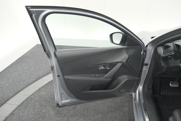 Peugeot 208 Hybrid 136 e-DCS6 GT | Camera | Apple Carplay & Android Auto | Parkeersensoren