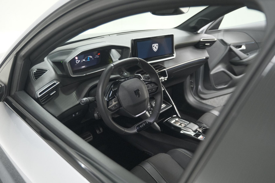 Peugeot 208 Hybrid 136 e-DCS6 GT | Camera | Apple Carplay & Android Auto | Parkeersensoren