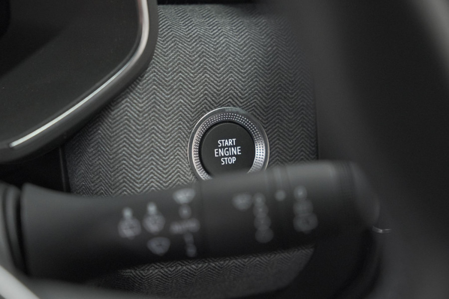 Renault Clio TCe 90 Techno | 360 Camera | Adaptieve Cruise Control | 9.3 Inch Groot Scherm